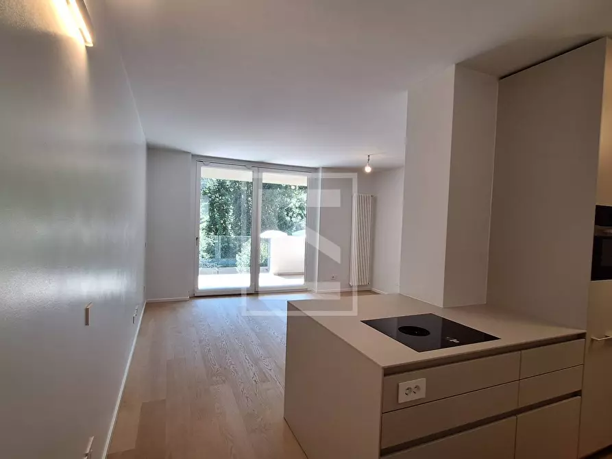 Immagine 5 di Appartamento in vendita  in Via al Vittoriale 11 a Gardone Riviera