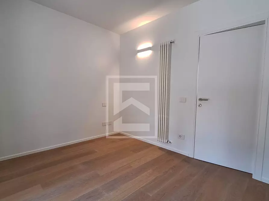 Immagine 8 di Appartamento in vendita  in Via al Vittoriale 11 a Gardone Riviera