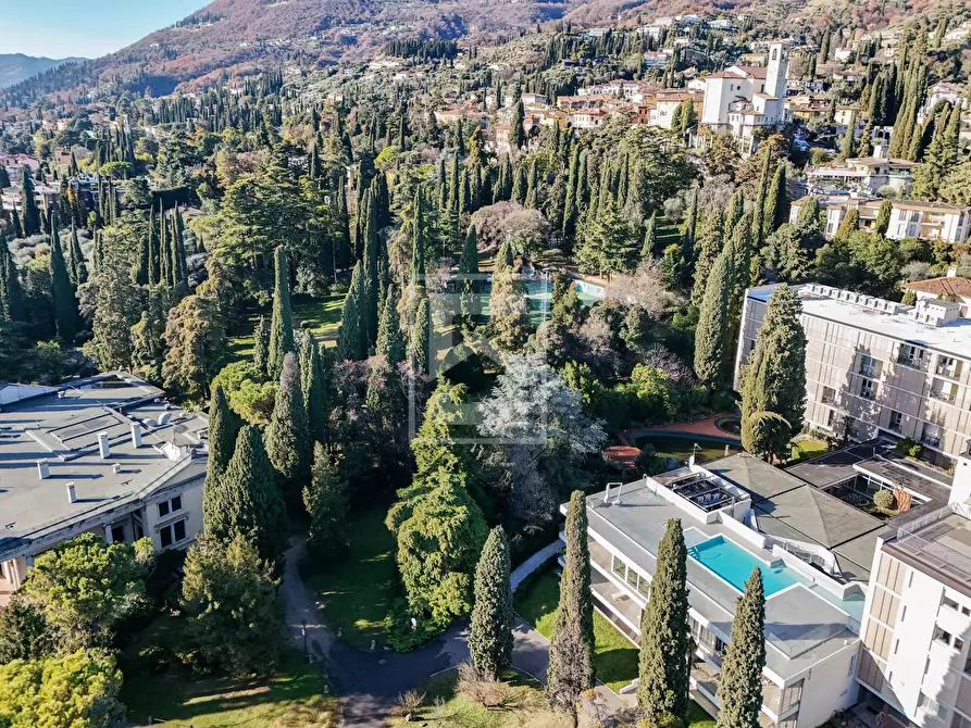 Immagine 14 di Appartamento in vendita  in Via al Vittoriale 11 a Gardone Riviera