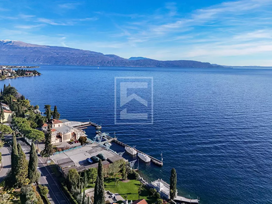 Immagine 15 di Appartamento in vendita  in Via al Vittoriale 11 a Gardone Riviera