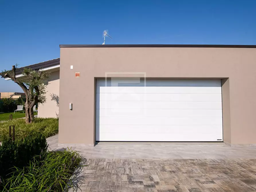 Immagine 9 di Villa in vendita  in Via Roma a Calvagese Della Riviera
