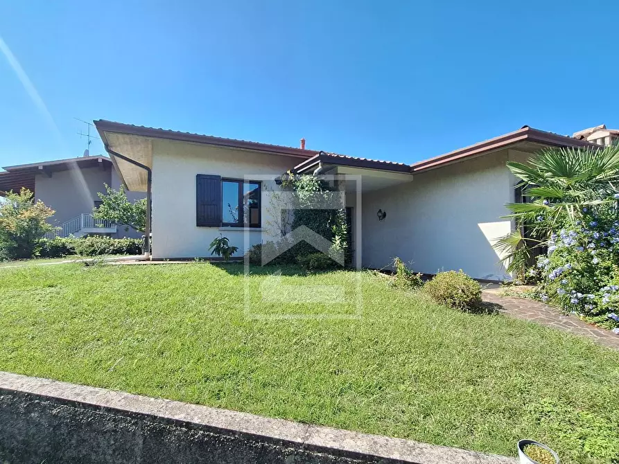 Immagine 2 di Villa in vendita  in Via Benaco 13 a Calvagese Della Riviera