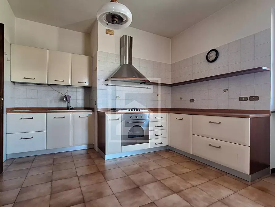 Immagine 7 di Villa in vendita  in Via Benaco 13 a Calvagese Della Riviera