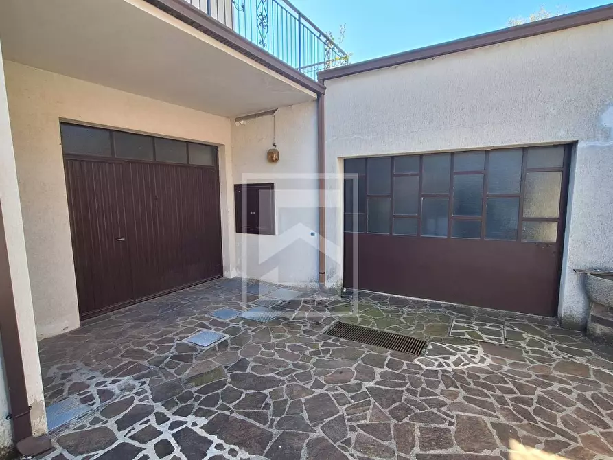 Immagine 24 di Villa in vendita  in Via Benaco 13 a Calvagese Della Riviera