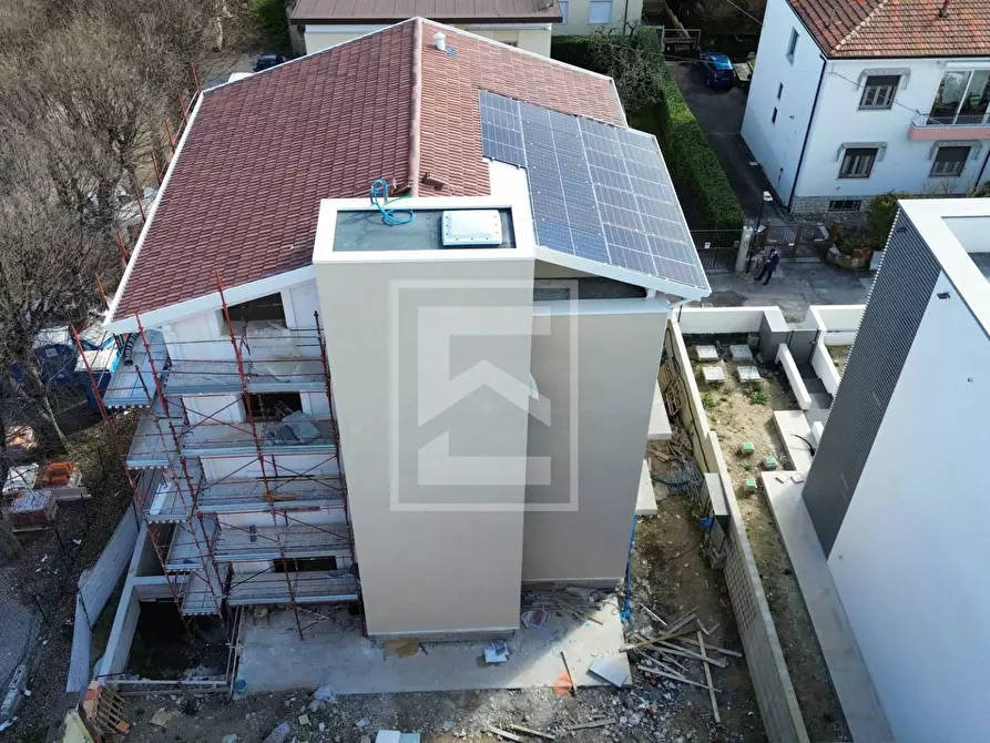 Immagine 5 di Attico in vendita  in via scuole a Desenzano Del Garda