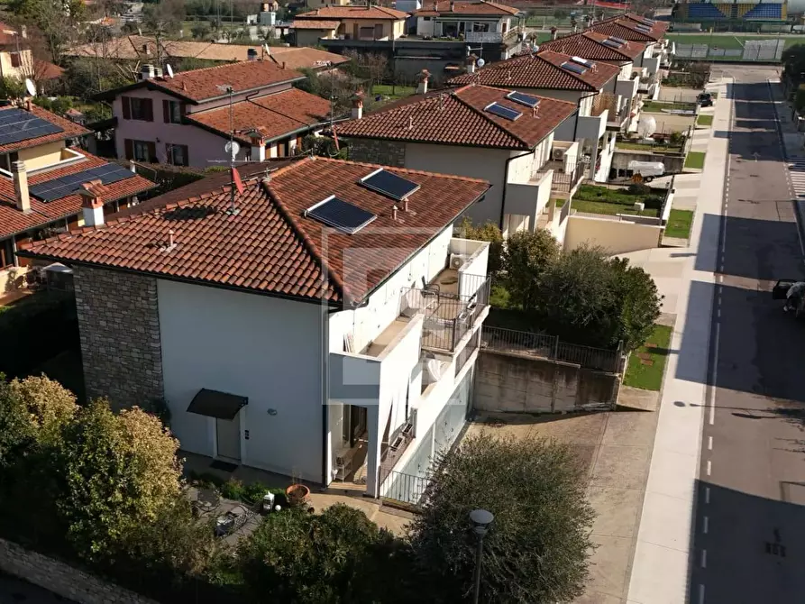Immagine 5 di Casa semindipendente in vendita  in Via Valtenesi a Calvagese Della Riviera
