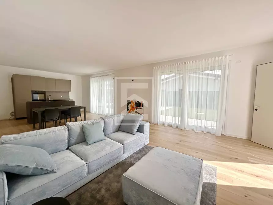 Immagine 5 di Villa in vendita  in Via Talina a Padenghe Sul Garda