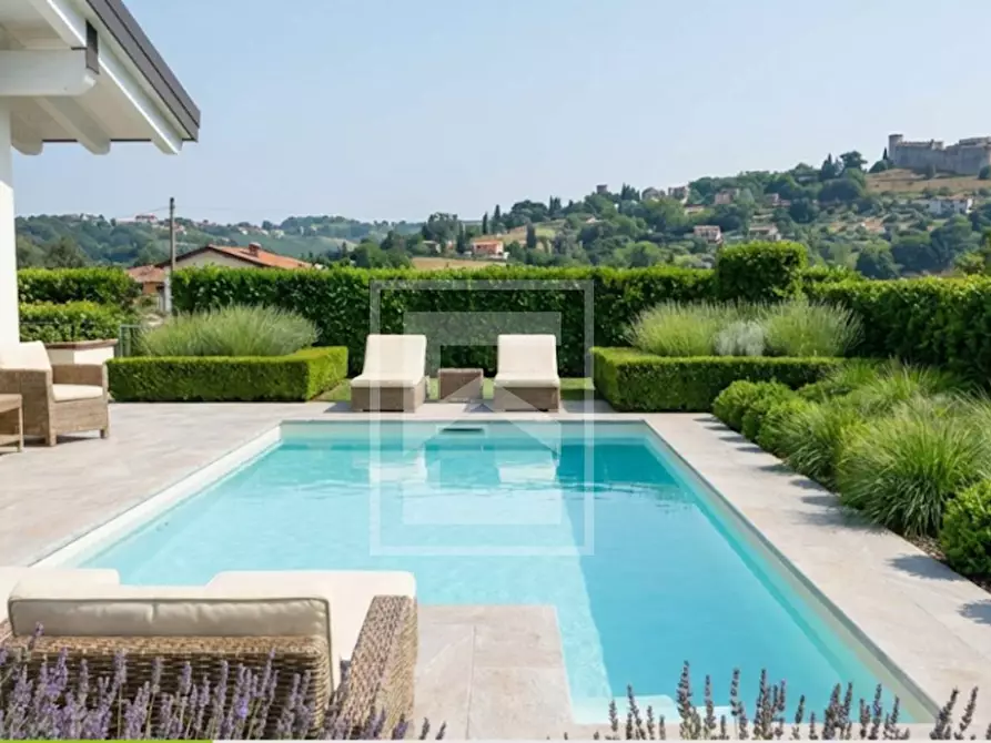 Immagine 1 di Villa in vendita  in Via Talina a Padenghe Sul Garda