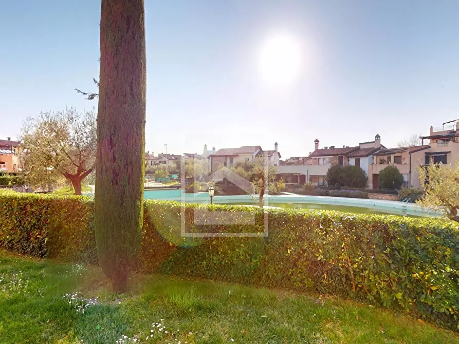 Immagine 36 di Appartamento in vendita  in Località Sermana 1 a Peschiera Del Garda