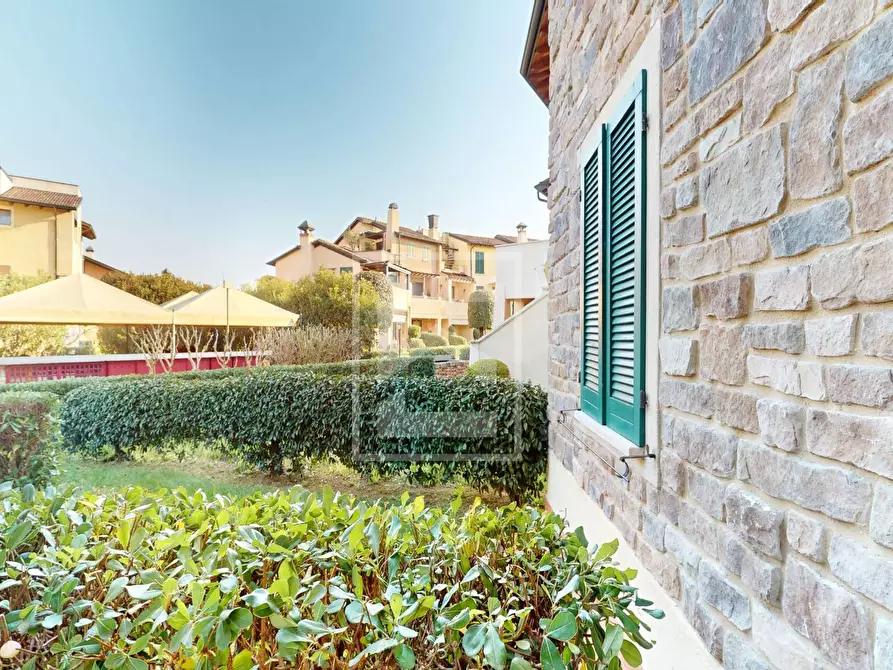 Immagine 41 di Appartamento in vendita  in Località Sermana 1 a Peschiera Del Garda