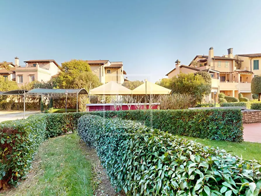 Immagine 45 di Appartamento in vendita  in Località Sermana 1 a Peschiera Del Garda