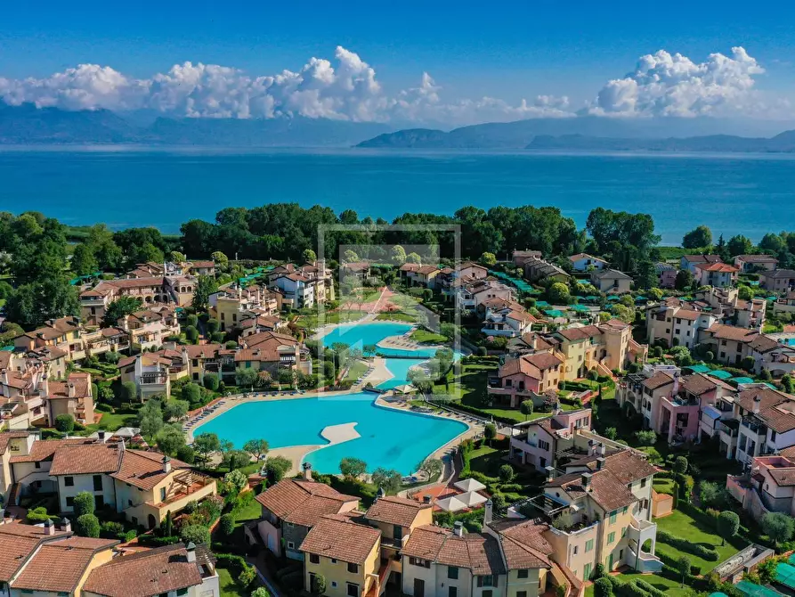 Immagine 48 di Appartamento in vendita  in Località Sermana 1 a Peschiera Del Garda