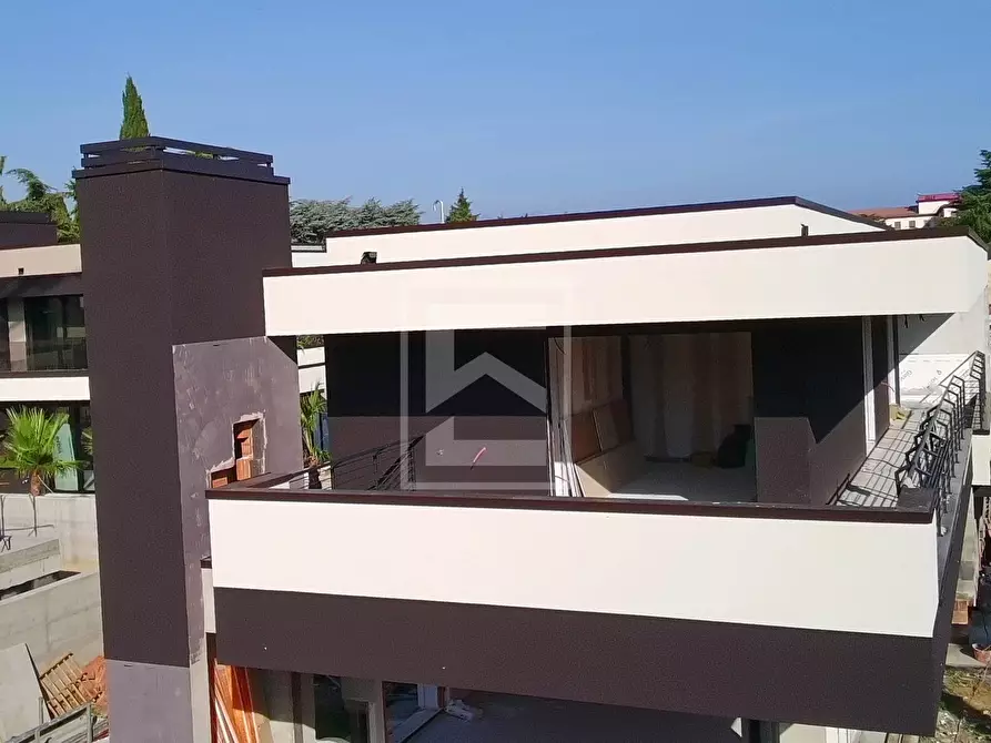 Immagine 9 di Villa in vendita  in VIa Rambotti 6 a Desenzano Del Garda