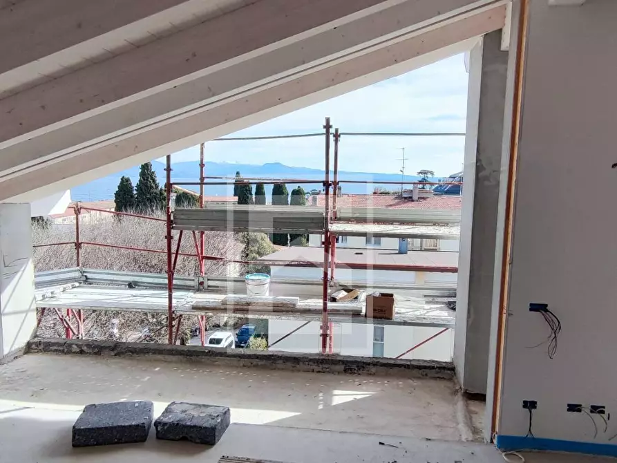 Immagine 16 di Attico in vendita  in via scuole a Desenzano Del Garda