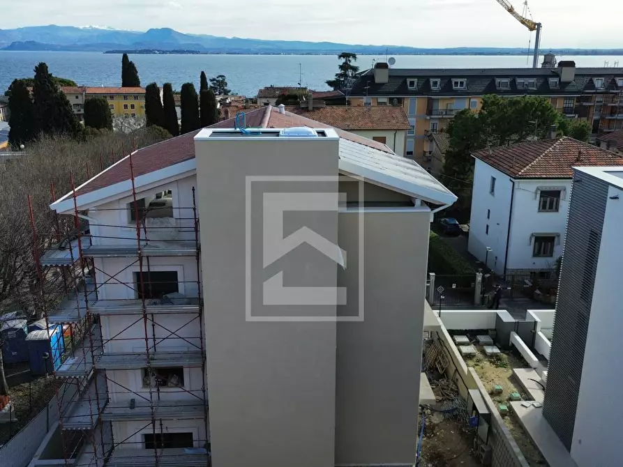 Immagine 6 di Attico in vendita  in via scuole a Desenzano Del Garda
