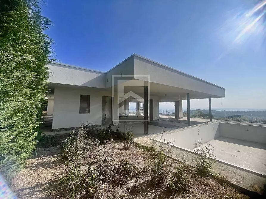 Immagine 3 di Villa in vendita  in Via barcuzzi a Lonato del Garda