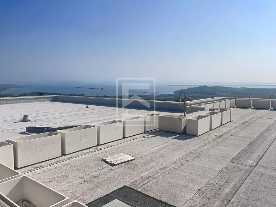 Immagine 27 di Villa in vendita  in Via barcuzzi a Lonato del Garda