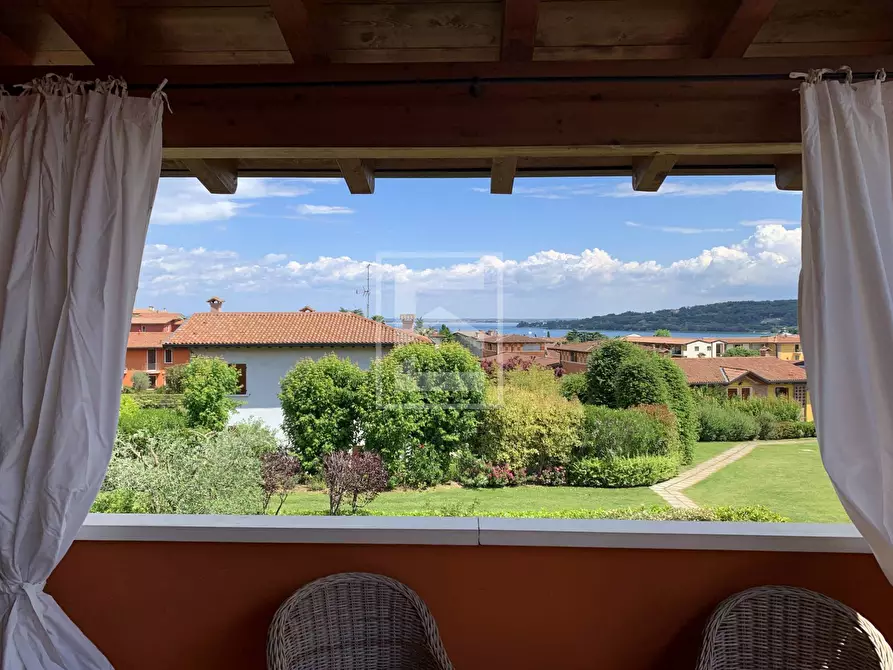 Immagine 1 di Appartamento in vendita  in Via Ri Fiochel 35 a Padenghe Sul Garda