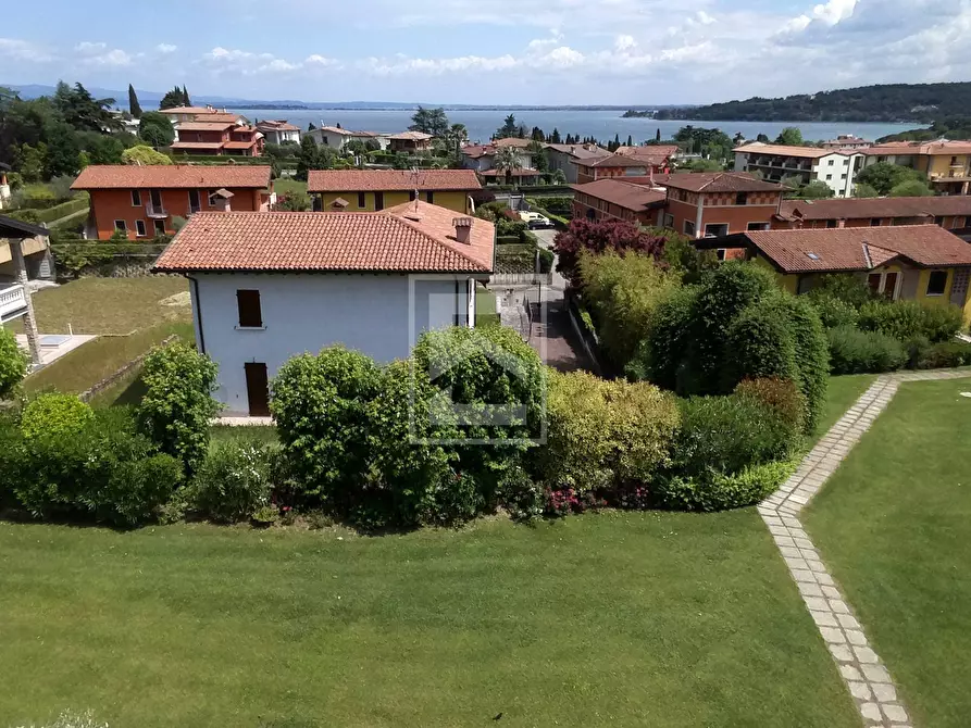 Immagine 13 di Appartamento in vendita  in Via Ri Fiochel 35 a Padenghe Sul Garda