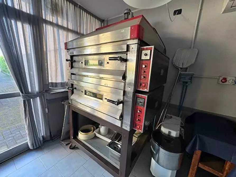 Immagine 9 di Locale commerciale in vendita  in via torradello 7 a Alagna