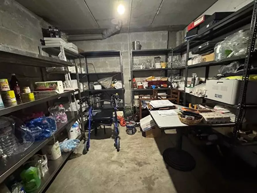 Immagine 17 di Locale commerciale in vendita  in via torradello 7 a Alagna