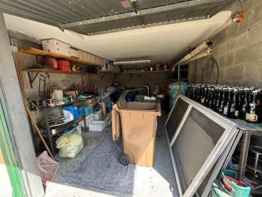 Immagine 29 di Locale commerciale in vendita  in via torradello 7 a Alagna