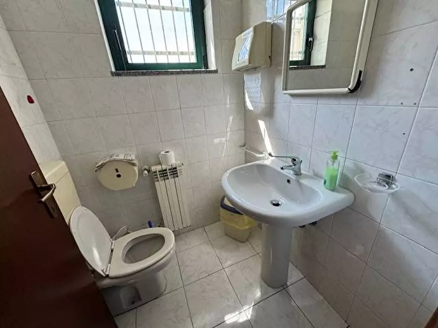 Immagine 33 di Locale commerciale in vendita  in via torradello 7 a Alagna