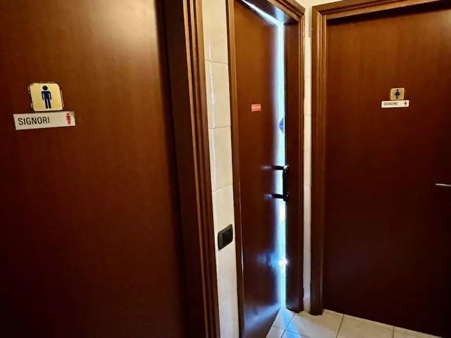 Immagine 35 di Locale commerciale in vendita  in via torradello 7 a Alagna