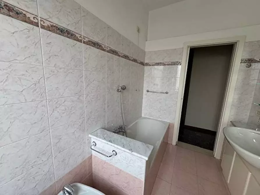 Immagine 21 di Appartamento in vendita  in Viale Lombardia a Rozzano