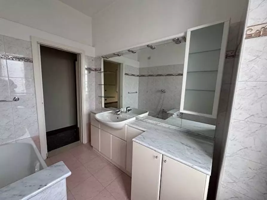 Immagine 22 di Appartamento in vendita  in Viale Lombardia a Rozzano