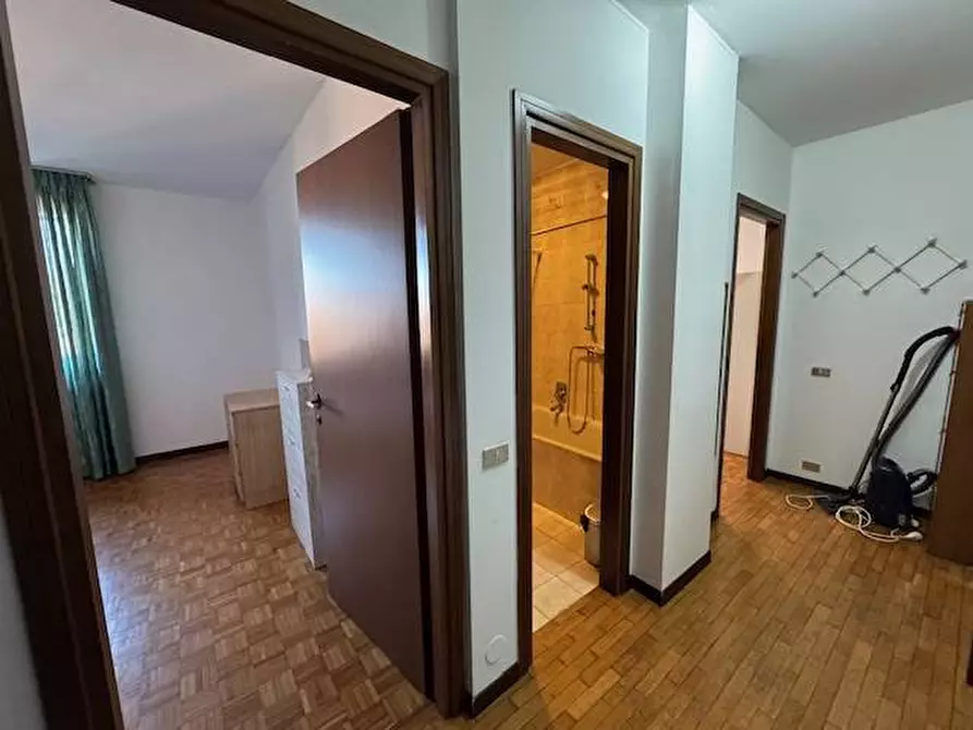Immagine 31 di Appartamento in affitto  in Via Moruzzi a Pavia