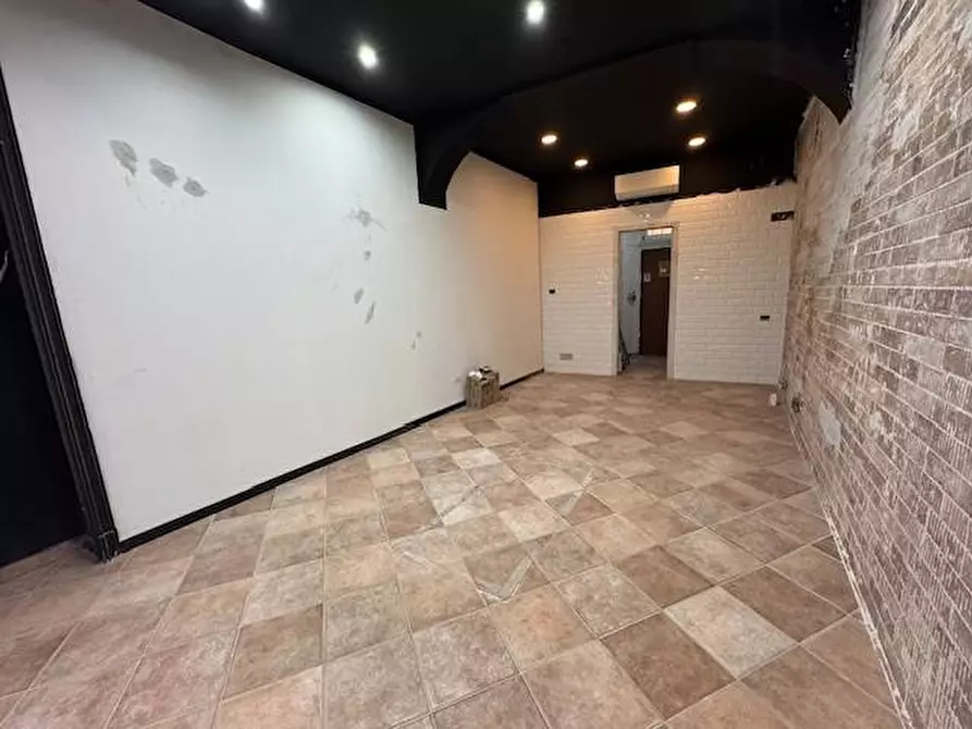 Immagine 5 di Locale commerciale in affitto  in corso Carlo Alberto 36 a Pavia