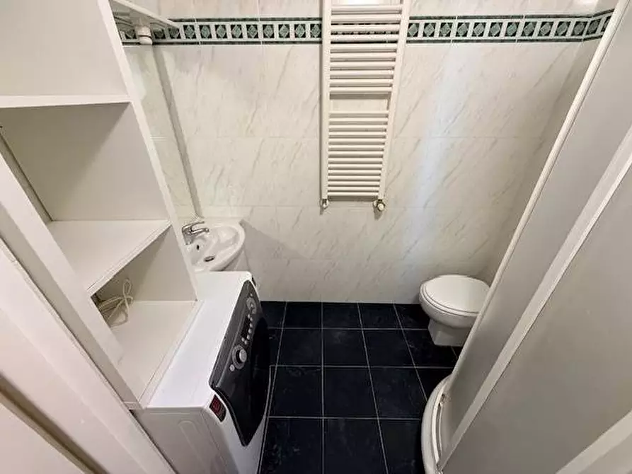 Immagine 6 di Appartamento in affitto  in VIA AZZARIO 19 a Pavia