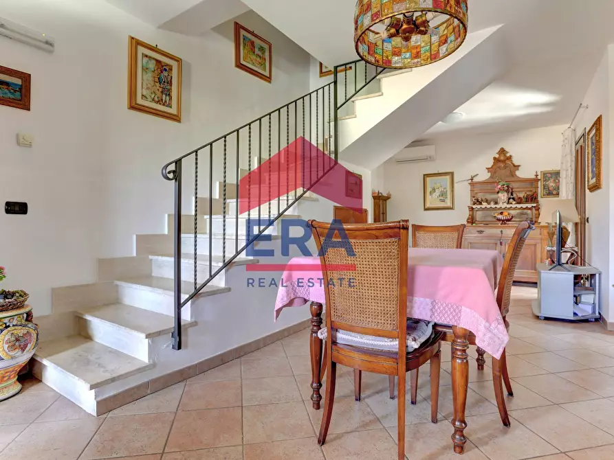 Immagine 3 di Casa semindipendente in vendita  in Via Treviso a Pomezia