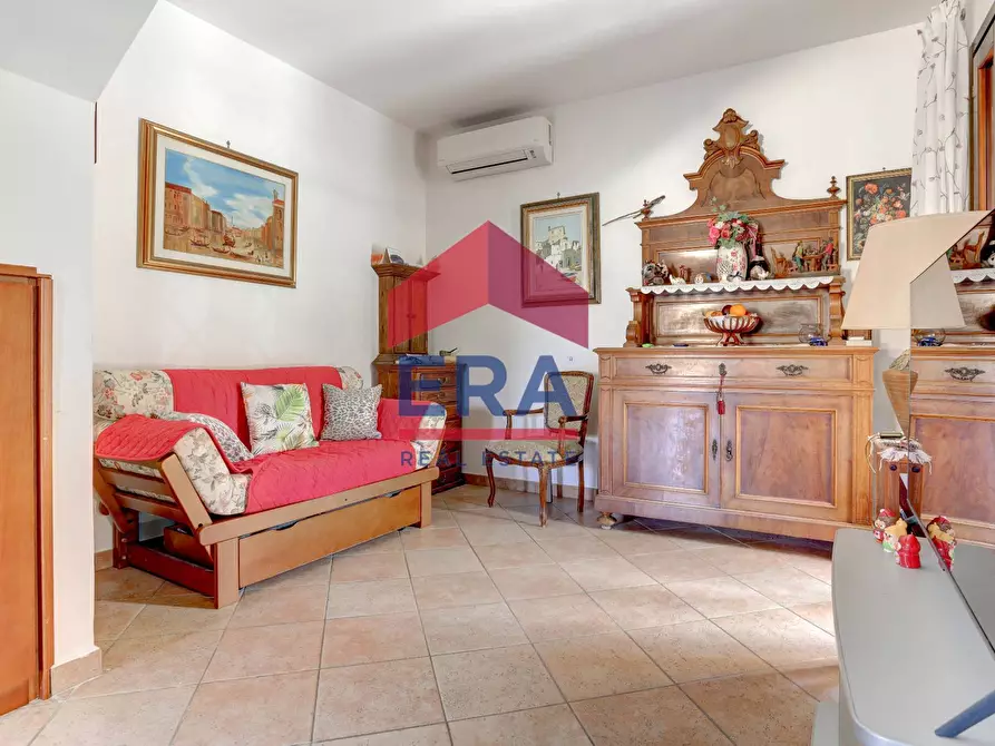 Immagine 4 di Casa semindipendente in vendita  in Via Treviso a Pomezia