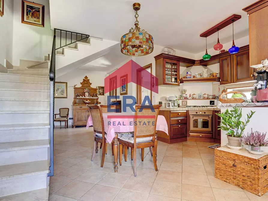 Immagine 6 di Casa semindipendente in vendita  in Via Treviso a Pomezia