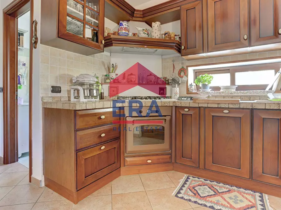 Immagine 7 di Casa semindipendente in vendita  in Via Treviso a Pomezia