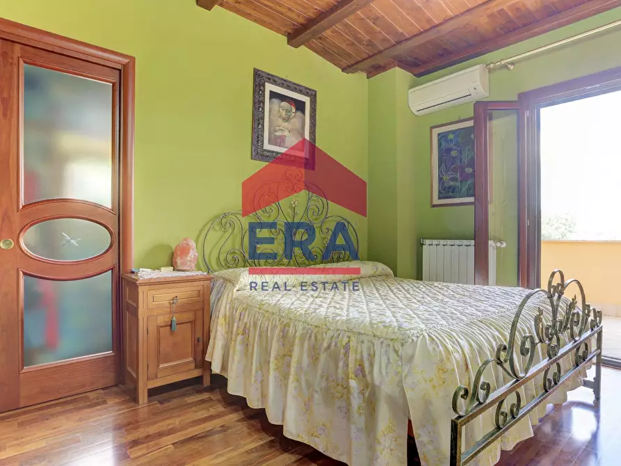 Immagine 10 di Casa semindipendente in vendita  in Via Treviso a Pomezia