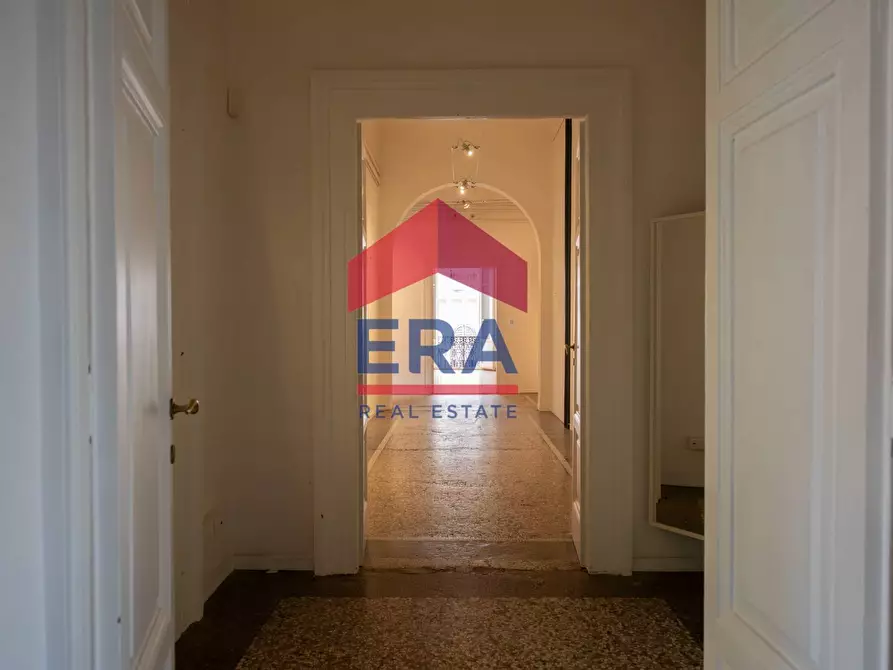 Immagine 17 di Appartamento in vendita  in Via Agostino Depretis 86 a Roma