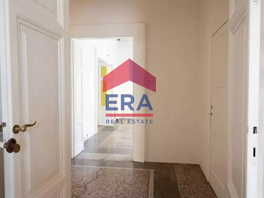 Immagine 22 di Appartamento in vendita  in Via Agostino Depretis 86 a Roma