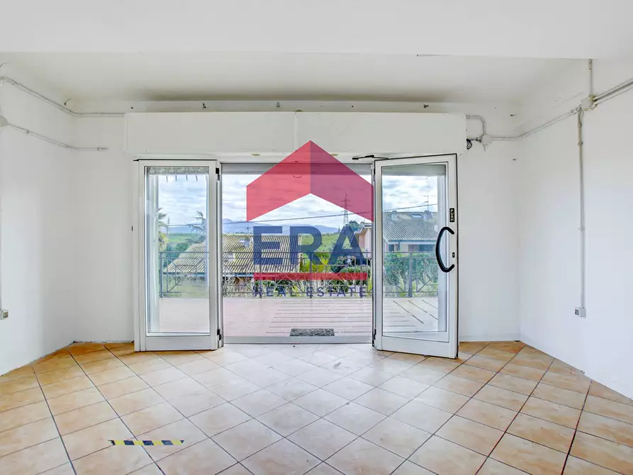 Immagine 14 di Negozio in affitto  in Via Carife 91 a Roma