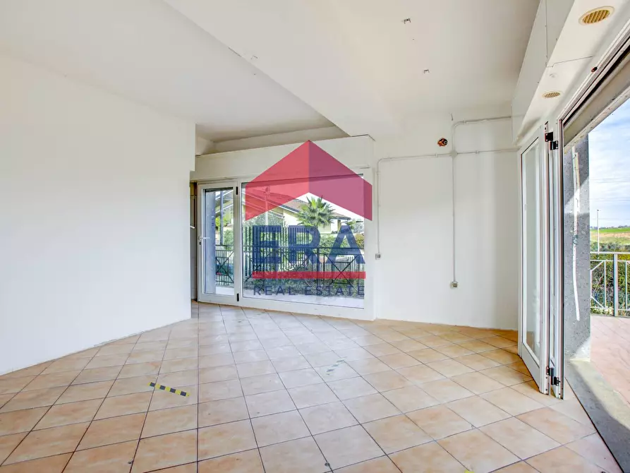 Immagine 20 di Negozio in affitto  in Via Carife 91 a Roma