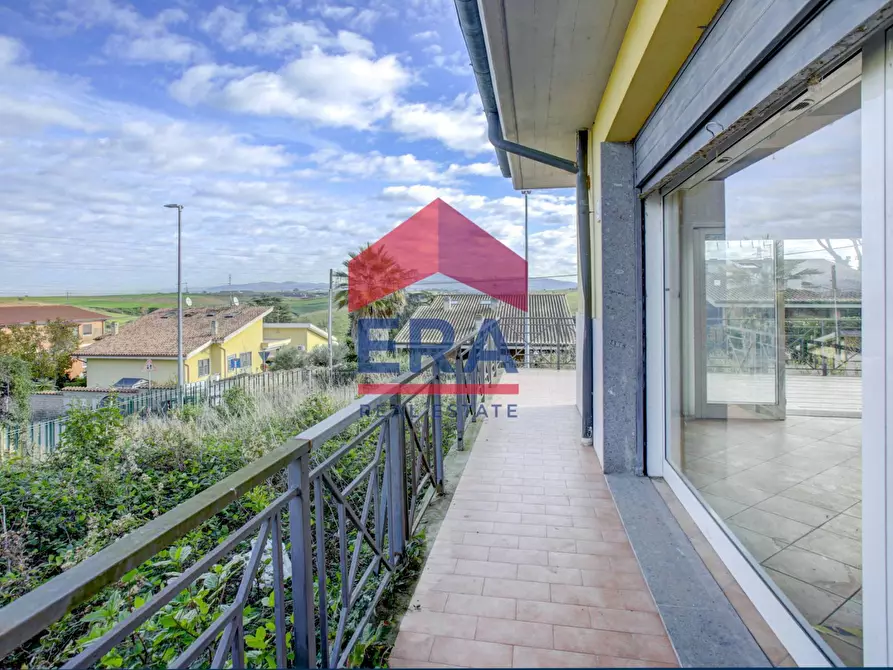 Immagine 5 di Negozio in affitto  in Via Carife 91 a Roma