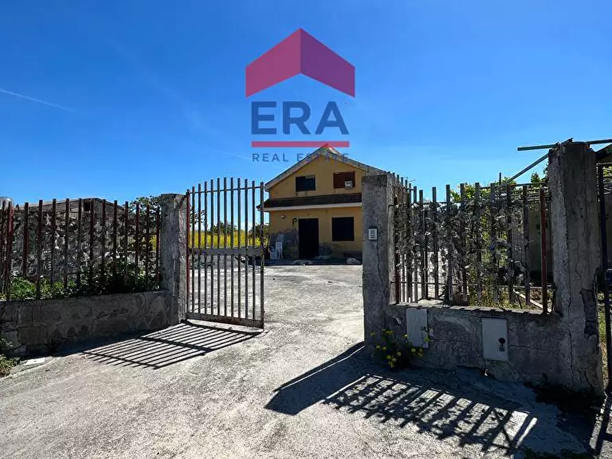 Immagine 10 di Villa in vendita  in Via Cavallo Marino a Catania