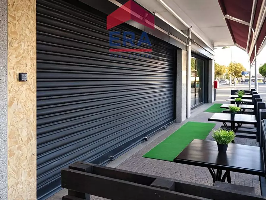 Immagine 11 di Attività commerciale in vendita  in Via Dei Castelli Romani 22 a Pomezia