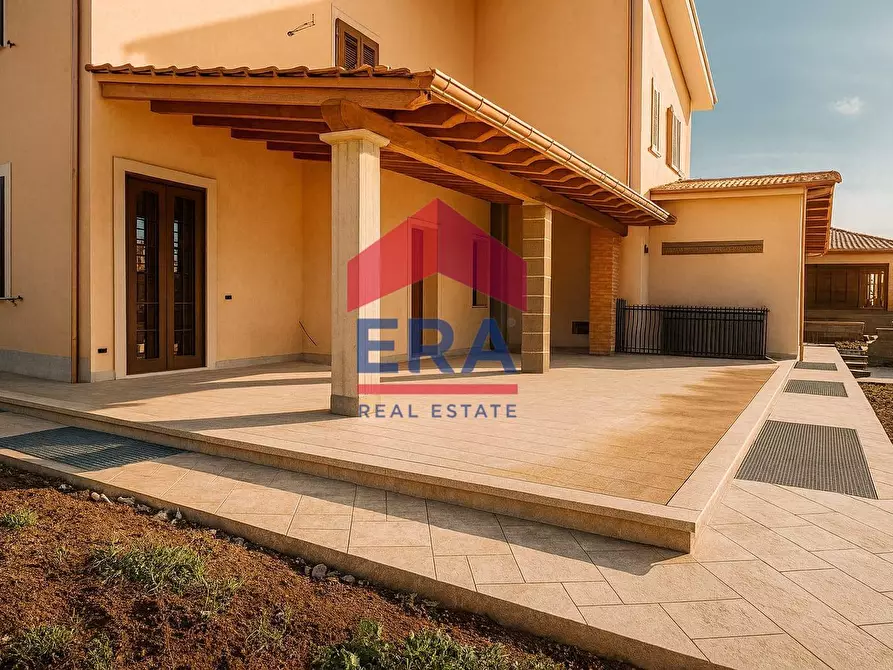 Immagine 4 di Villa in vendita  in via Ferruccio Parri 2 a Pomezia