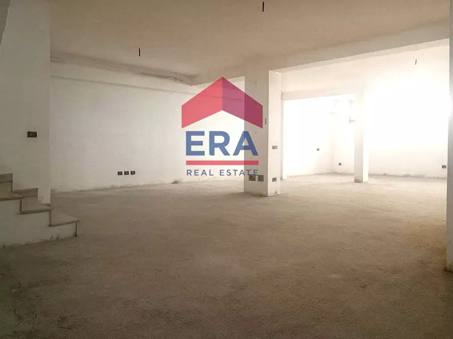 Immagine 9 di Villa in vendita  in via Ferruccio Parri 2 a Pomezia