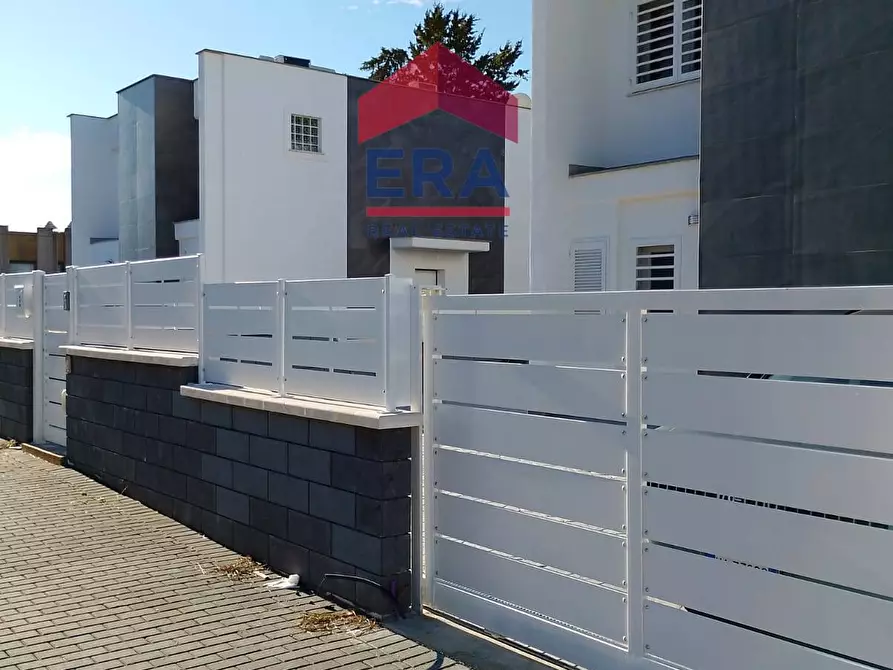 Immagine 1 di Appartamento in vendita  in Via Di Macchia Palocco 168 a Roma