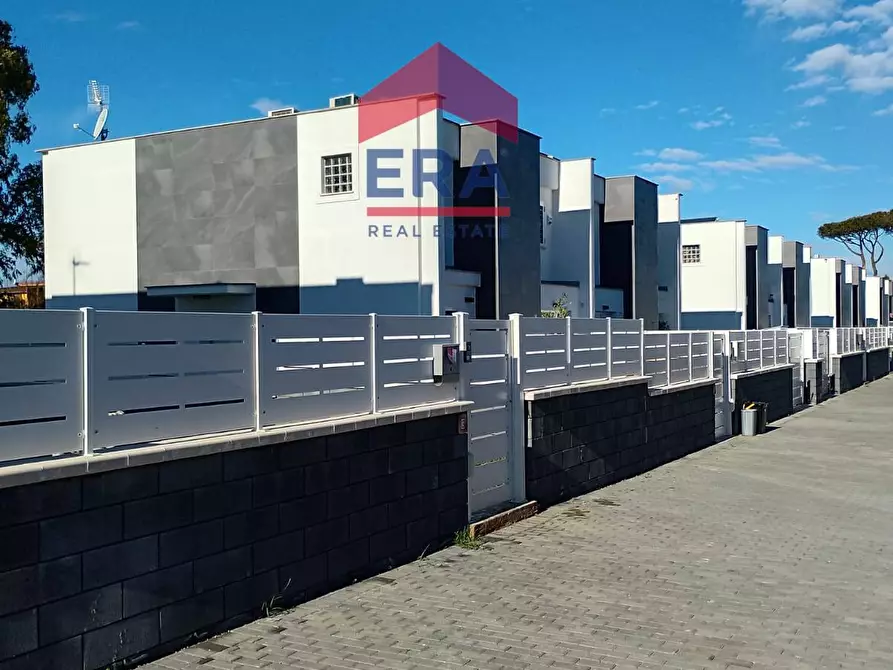 Immagine 40 di Appartamento in vendita  in Via Di Macchia Palocco 168 a Roma