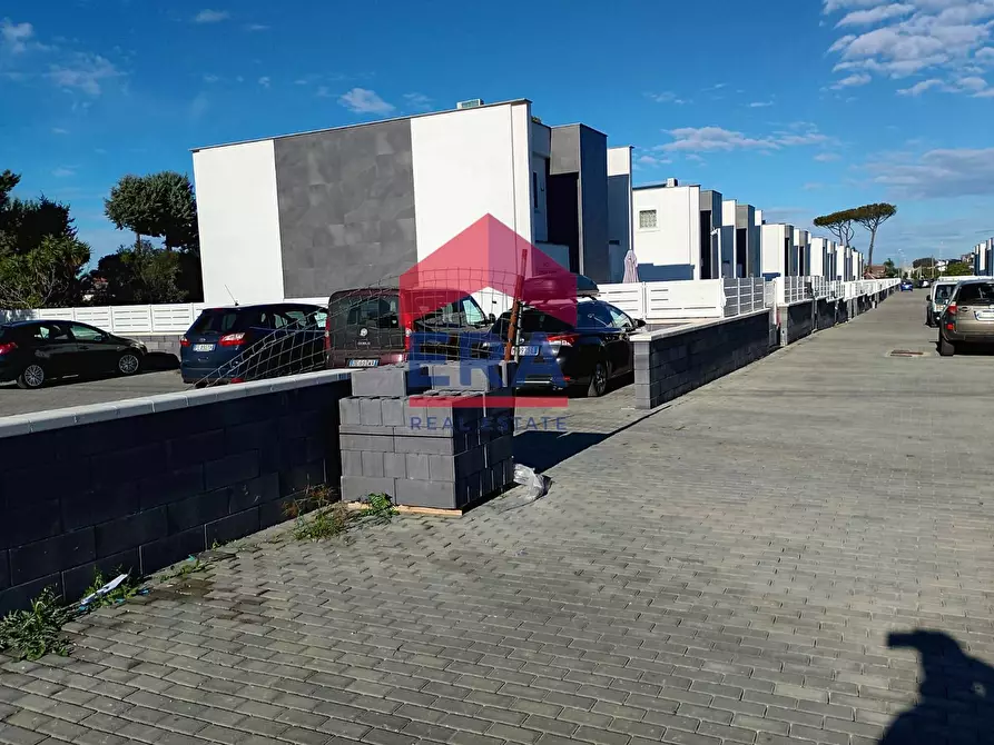 Immagine 41 di Appartamento in vendita  in Via Di Macchia Palocco 168 a Roma